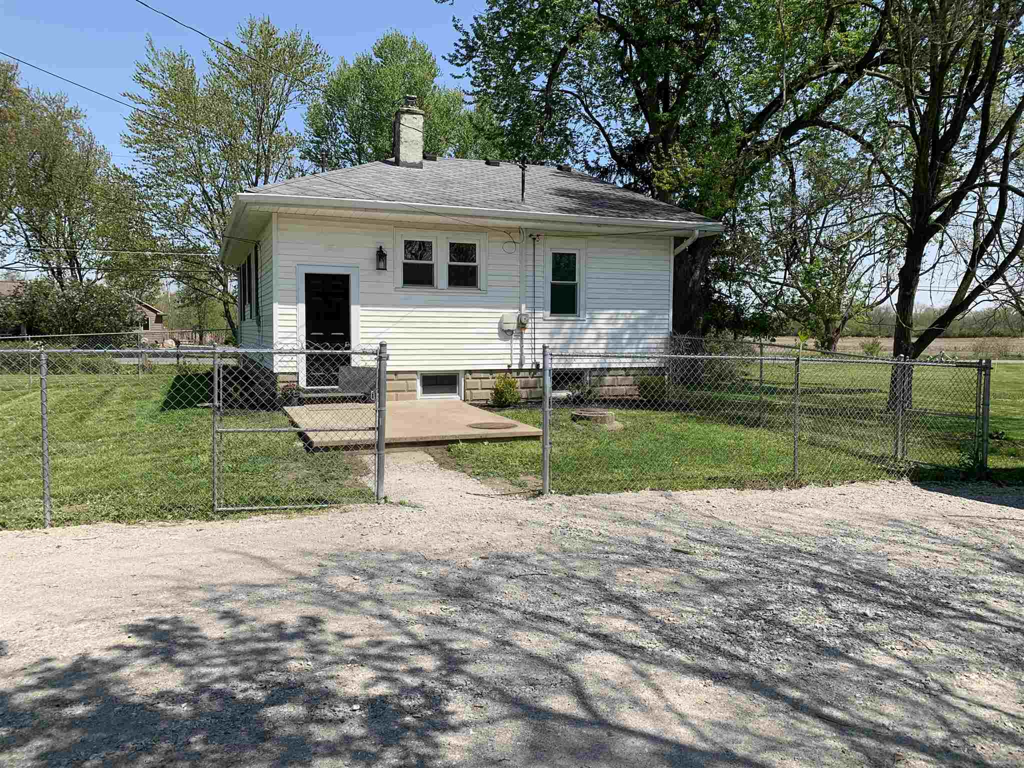 3612 Smith Road Fort Wayne, IN 46804 - Photo 5 of 32