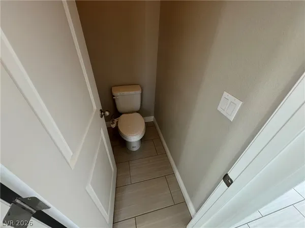 $2,500 | 1051 East Sunset Road, Henderson, NV 89011