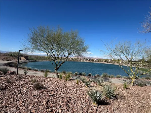 $2,500 | 1051 East Sunset Road, Henderson, NV 89011