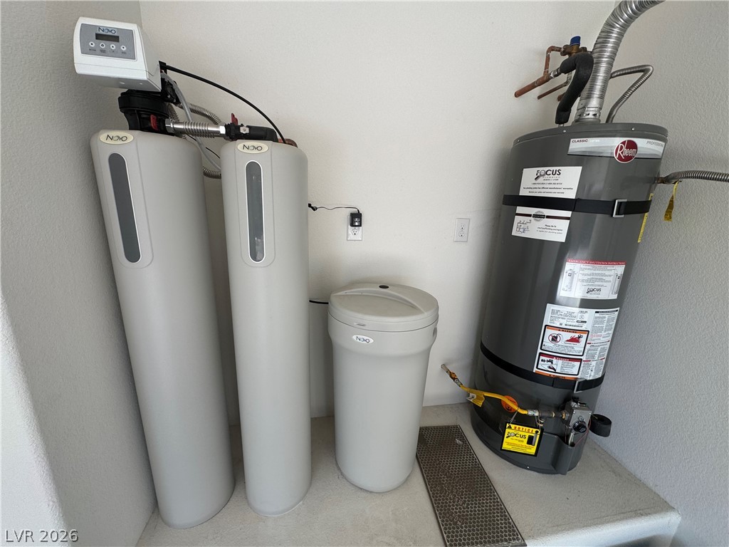 1051 East Sunset Road Henderson, NV 89011 - Photo 33 of 36 Utilities featuring water heater