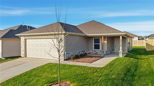 $375,110 | 509 West Bluebird Street, Gardner, KS 66030