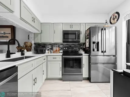 $289,999 | 2700 South Oakland Forest Drive, Unit 108, Oakland Park, FL 33309