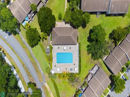 $289,999 | 2700 South Oakland Forest Drive, Unit 108, Oakland Park, FL 33309