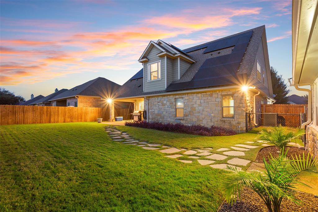2313 Nicholas Waco, TX 76712 - Photo 33 of 36 a view of a big house with a big yard