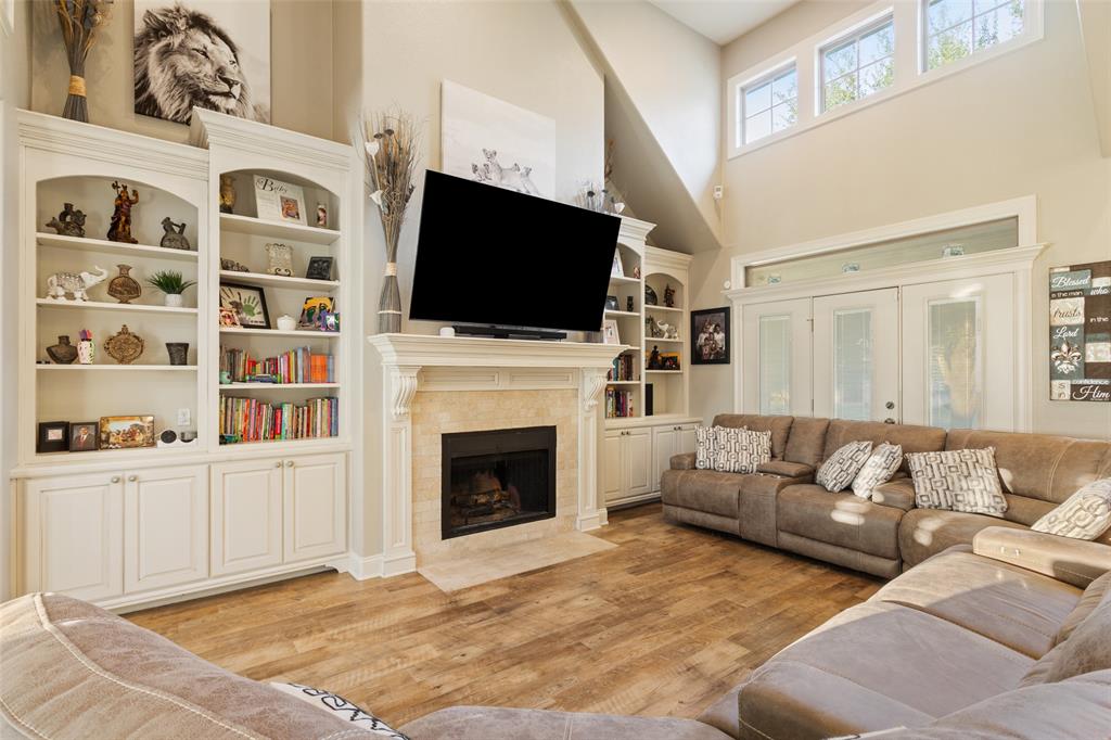 2313 Nicholas Waco, TX 76712 - Photo 4 of 36 a living room with furniture fireplace and flat screen tv