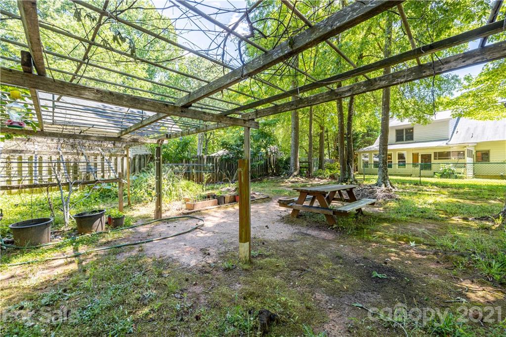 115 Banksridge Road Fort Mill, SC 29715 - Photo 8 of 29 a view of yard with tree s