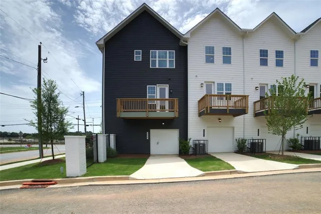 a house view with a outdoor space