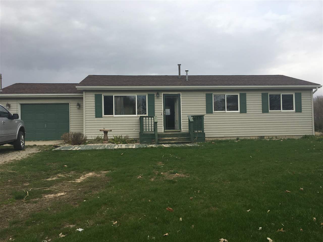 2667 North Nottawa Road Mount Pleasant, MI 48858 - Photo 1 of 7 1830738.JPG