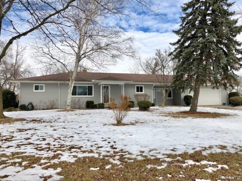 1912 West Vassar Road Reese, MI 48757 - Photo 1 of 18 front of home.jpg