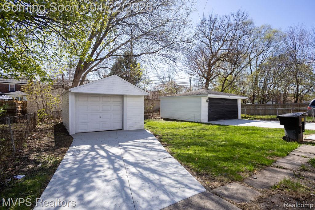 22148 Moross Road Grosse Pointe, MI 48236 - Photo 21 of 21