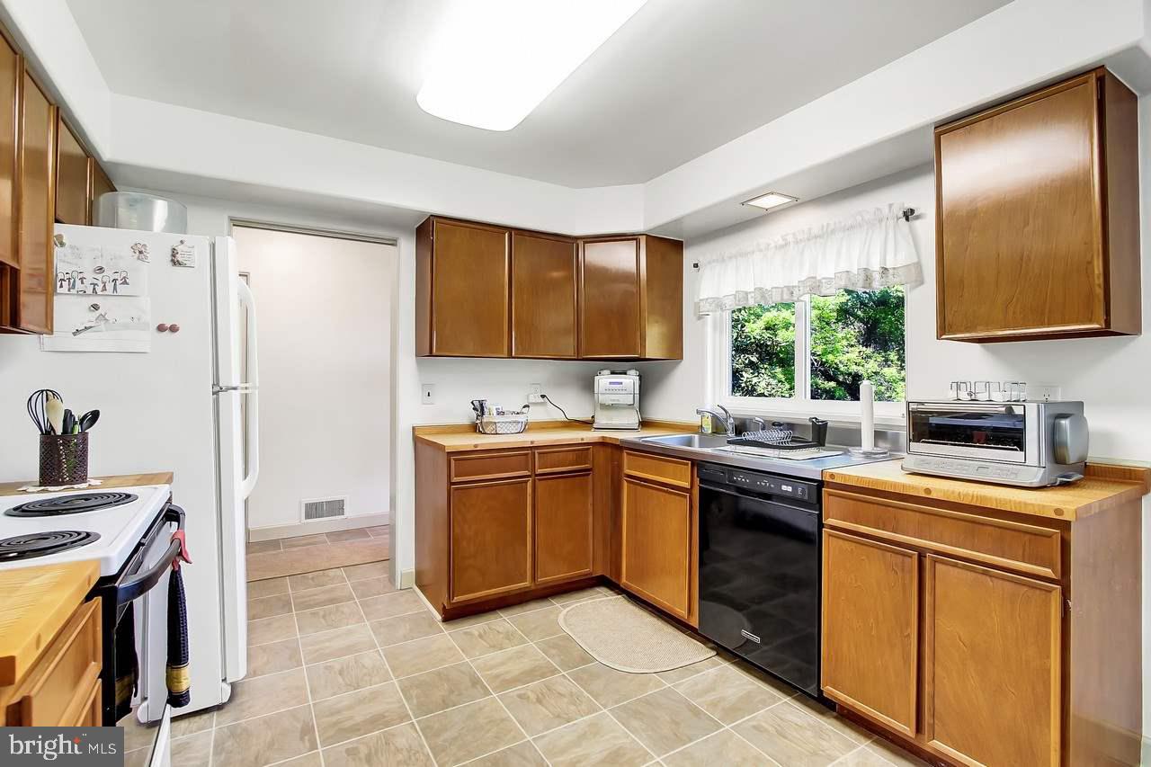 320 Upperidge Lane York, PA 17403 - Photo 12 of 27