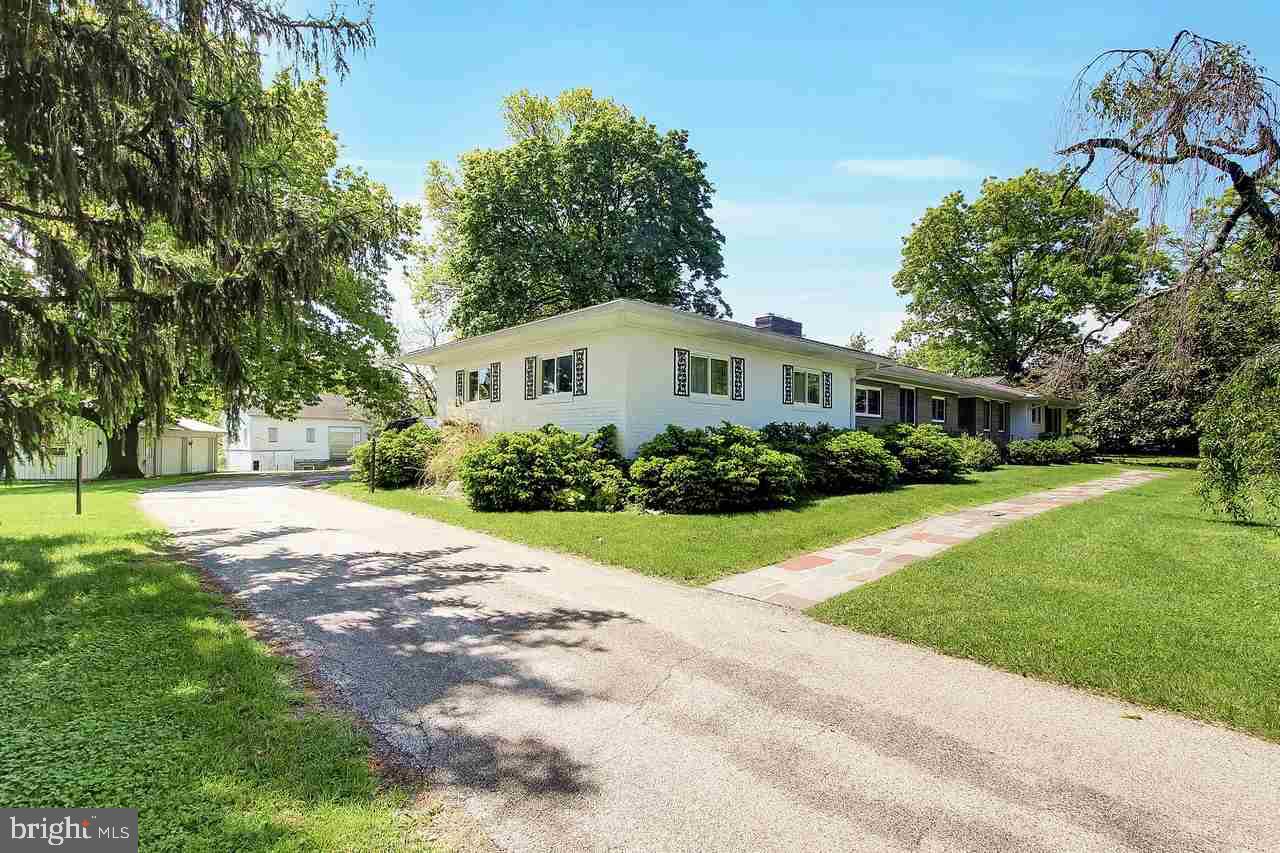 320 Upperidge Lane York, PA 17403 - Photo 3 of 27