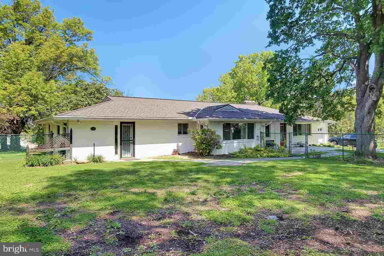 320 Upperidge Lane York, PA 17403 - Photo 4 of 27