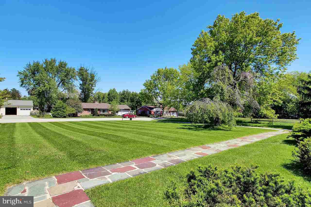 320 Upperidge Lane York, PA 17403 - Photo 7 of 27