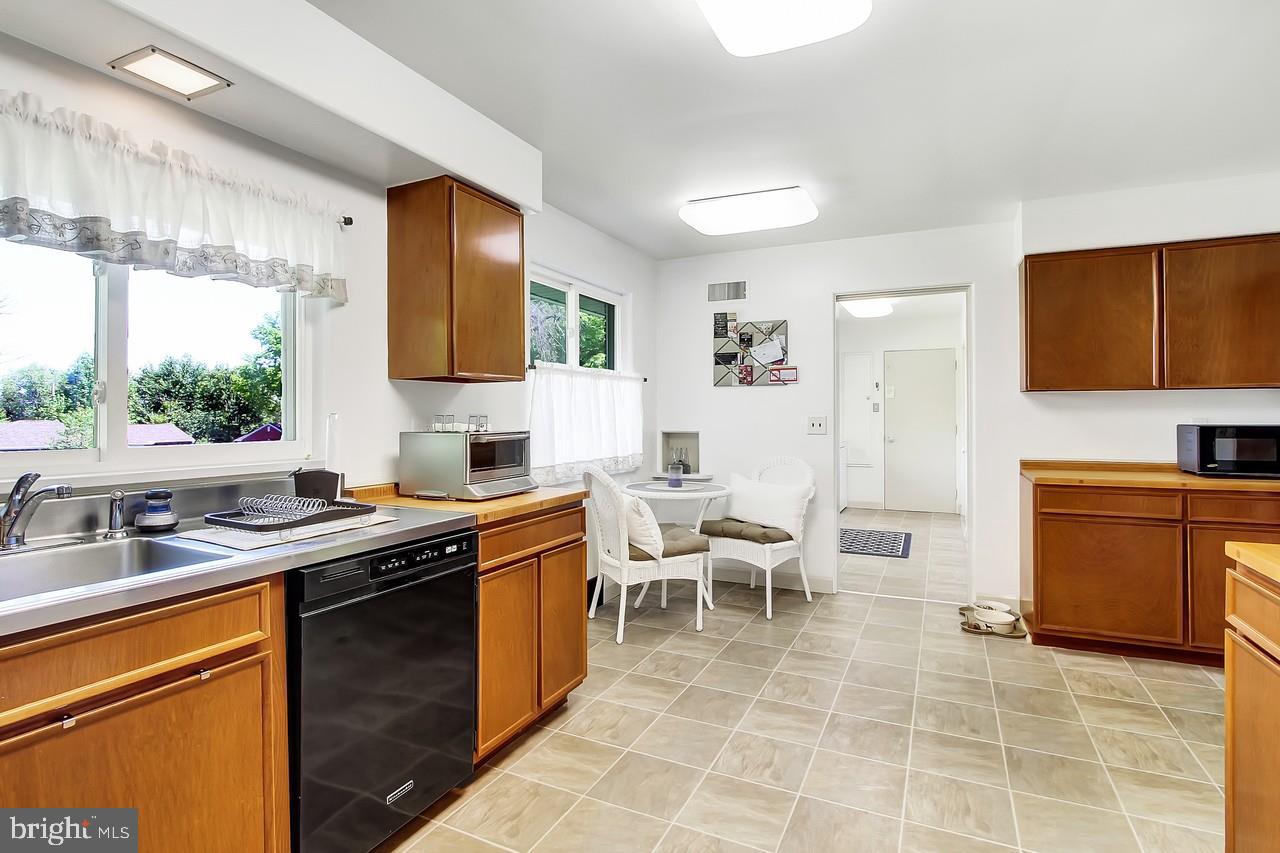 320 Upperidge Lane York, PA 17403 - Photo 10 of 27