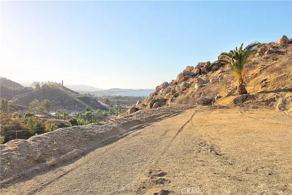 $330,000 | 20653 Mustang Court, Lake Mathews, CA 92570