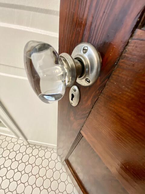 254 Chatham Road Columbus, OH 43214 - Photo 23 of 61 Beautiful vintage doors and glass knobs