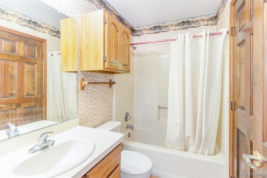 3582 Pinckney Road Howell, MI 48843 - Photo 17 of 42