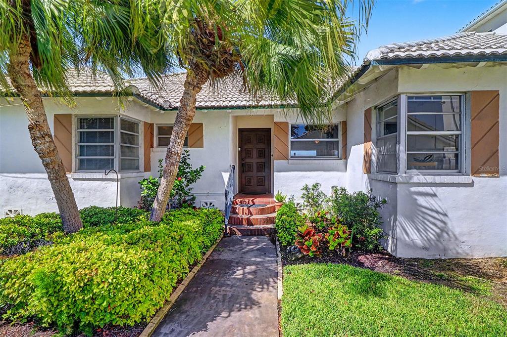 18206 Sunset Boulevard Redington Shores, FL 33708 - Photo 12 of 43