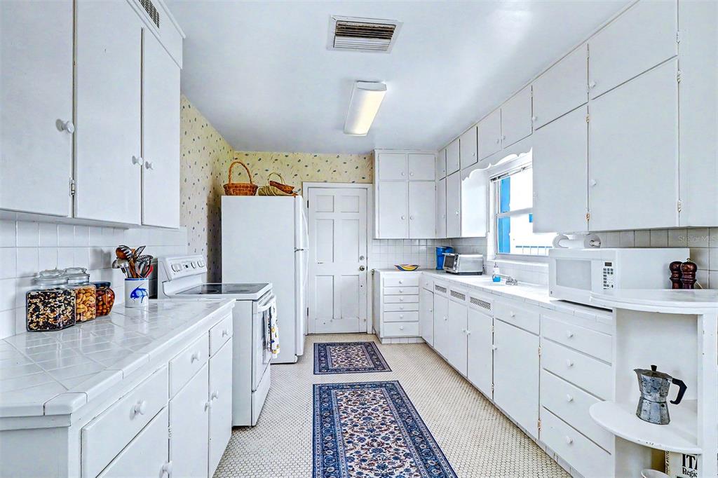 18206 Sunset Boulevard Redington Shores, FL 33708 - Photo 22 of 43