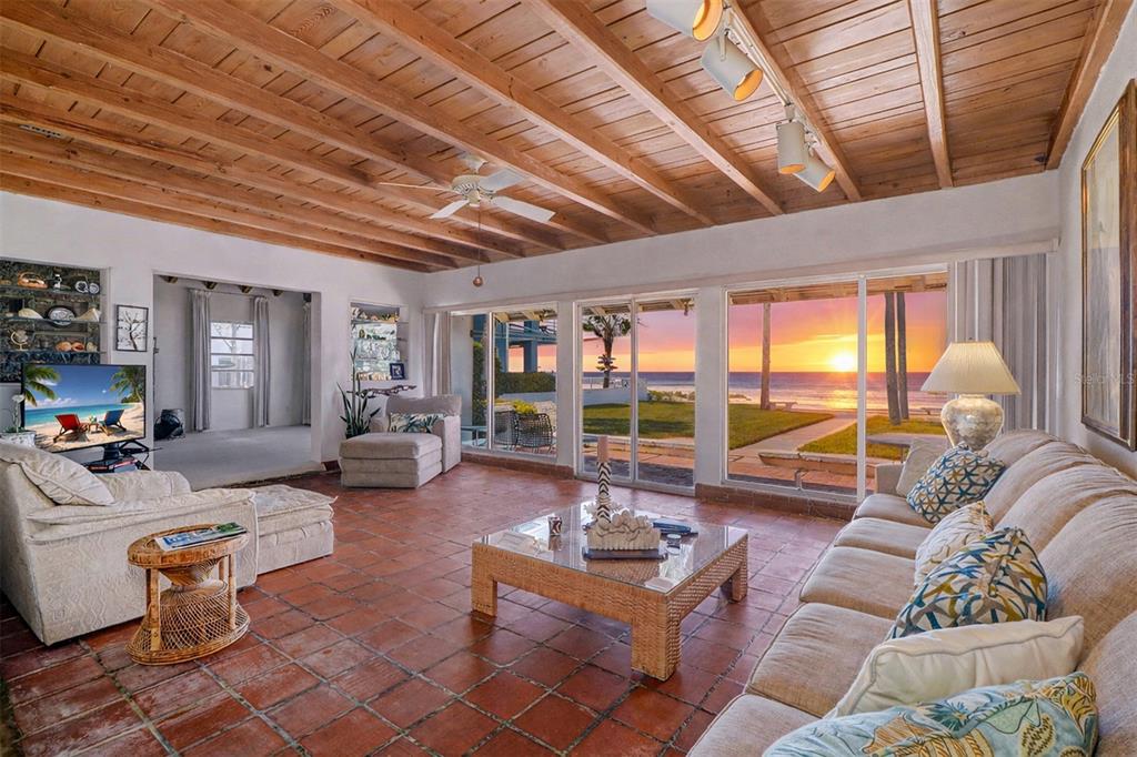 18206 Sunset Boulevard Redington Shores, FL 33708 - Photo 5 of 43