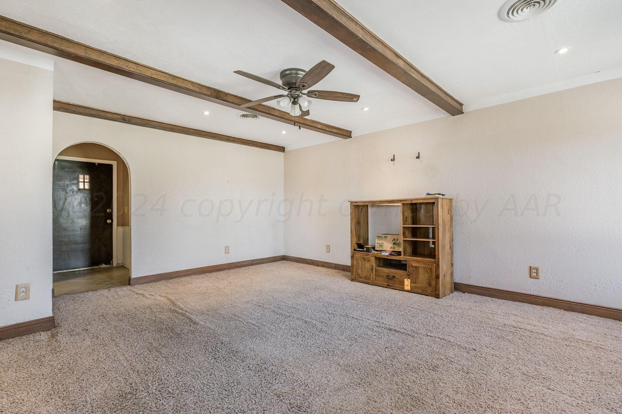 102 Range Amarillo, TX 79108 - Photo 17 of 23 Living Room-3