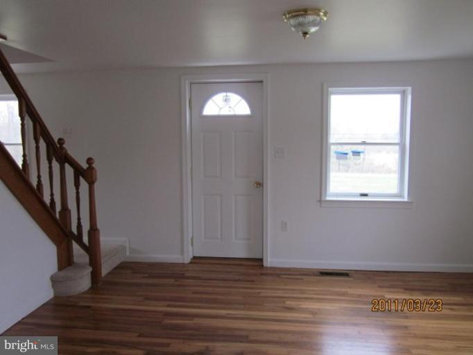 122 Hatchery Road Inwood, WV 25428 - Photo 8 of 19 Living Room
