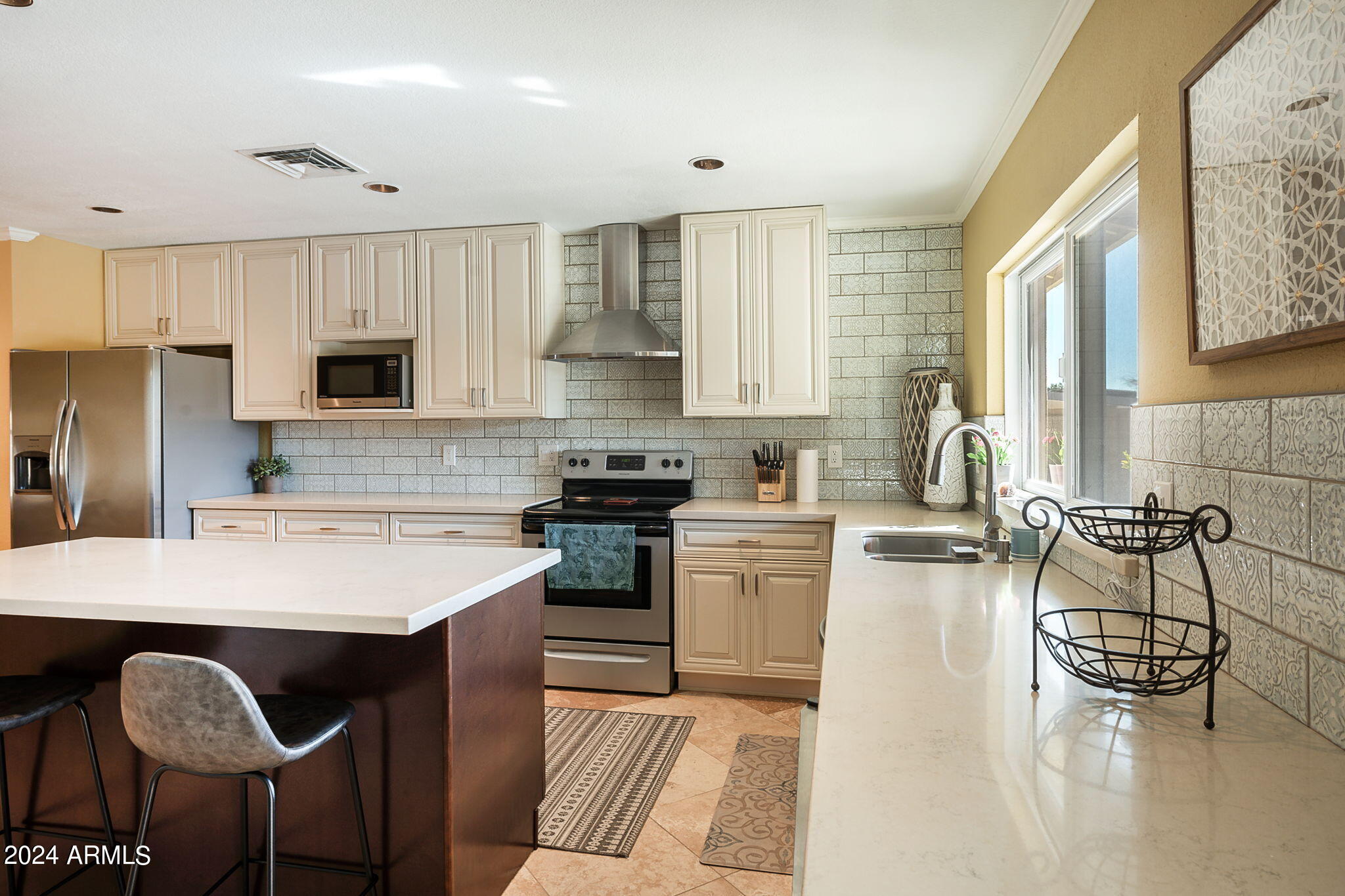 4337 East Pearce Road Phoenix, AZ 85044 - Photo 3 of 39 Kitchen - View 3
