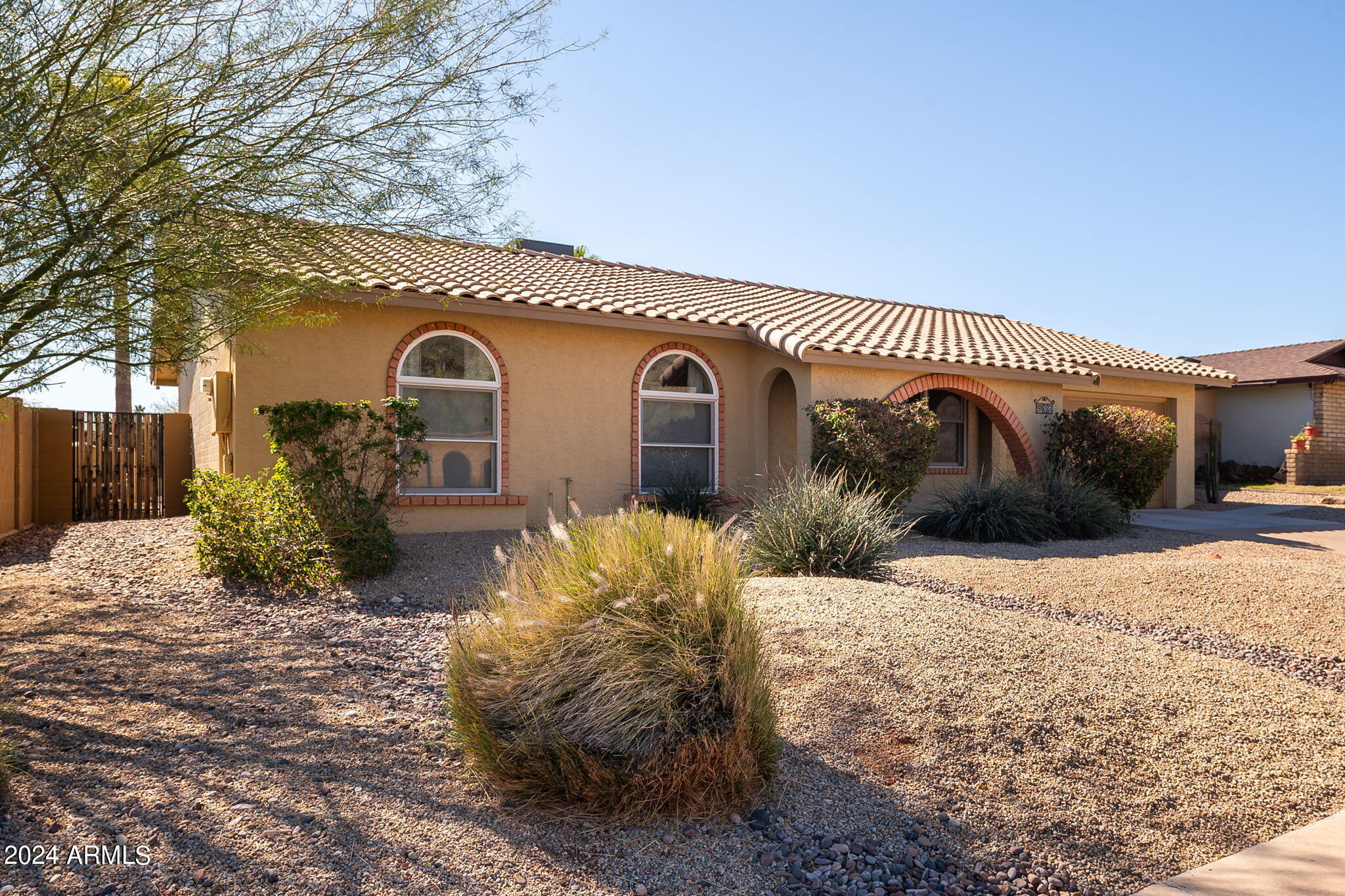 4337 East Pearce Road Phoenix, AZ 85044 - Photo 36 of 39 Front Left