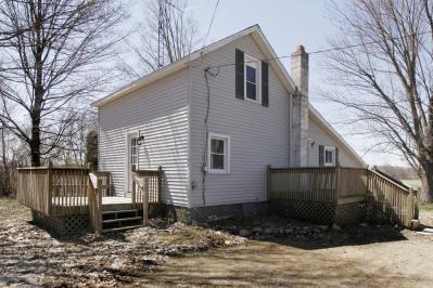 1194 Clarendon Road Quincy, MI 49082 - Photo 1 of 15 Primary Photo