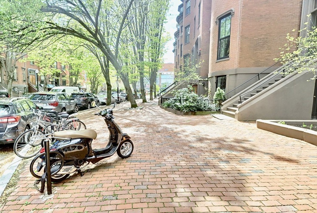 27 Worcester Square, Unit 2 Boston, MA 02118 - Photo 10 of 11