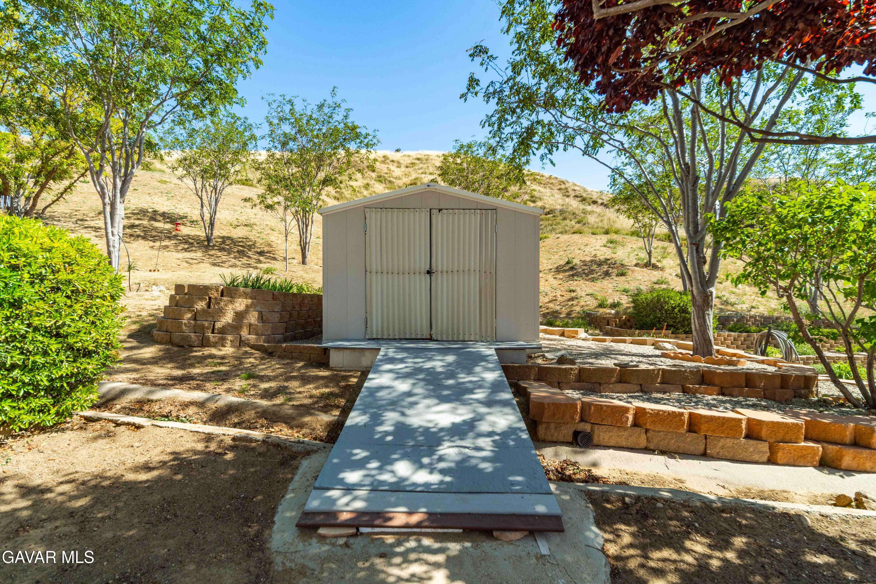 9251 Elizabeth Lake Road Leona Valley, CA 93551 - Photo 46 of 57 Elizabeth Lake-41
