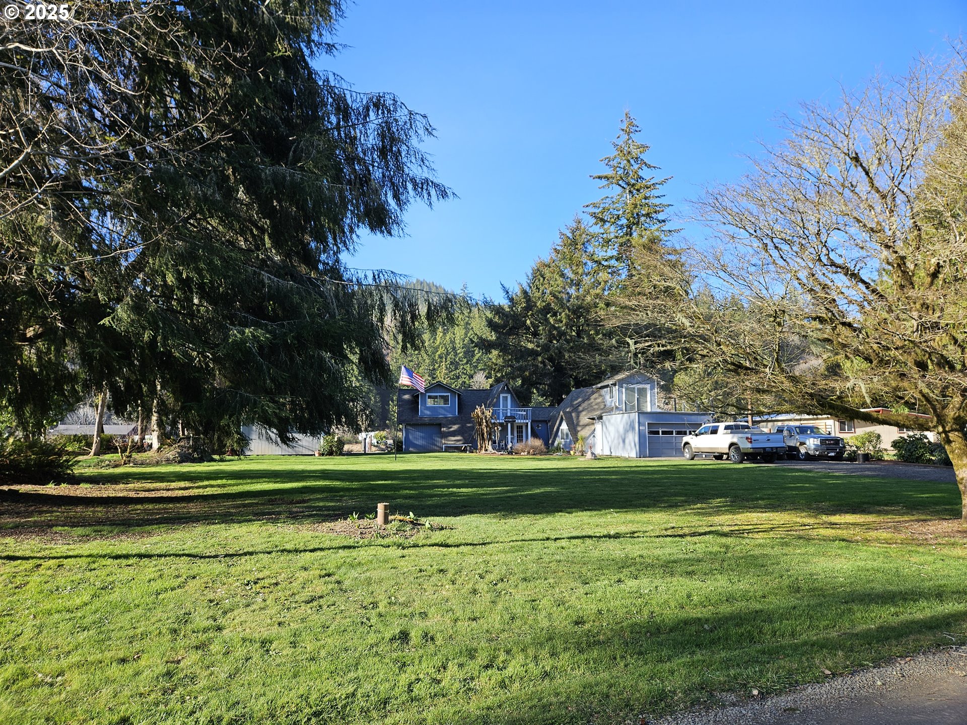 8421 Duncan Island Road Mapleton, OR 97453 - Photo 5 of 48 Gallery Image 5