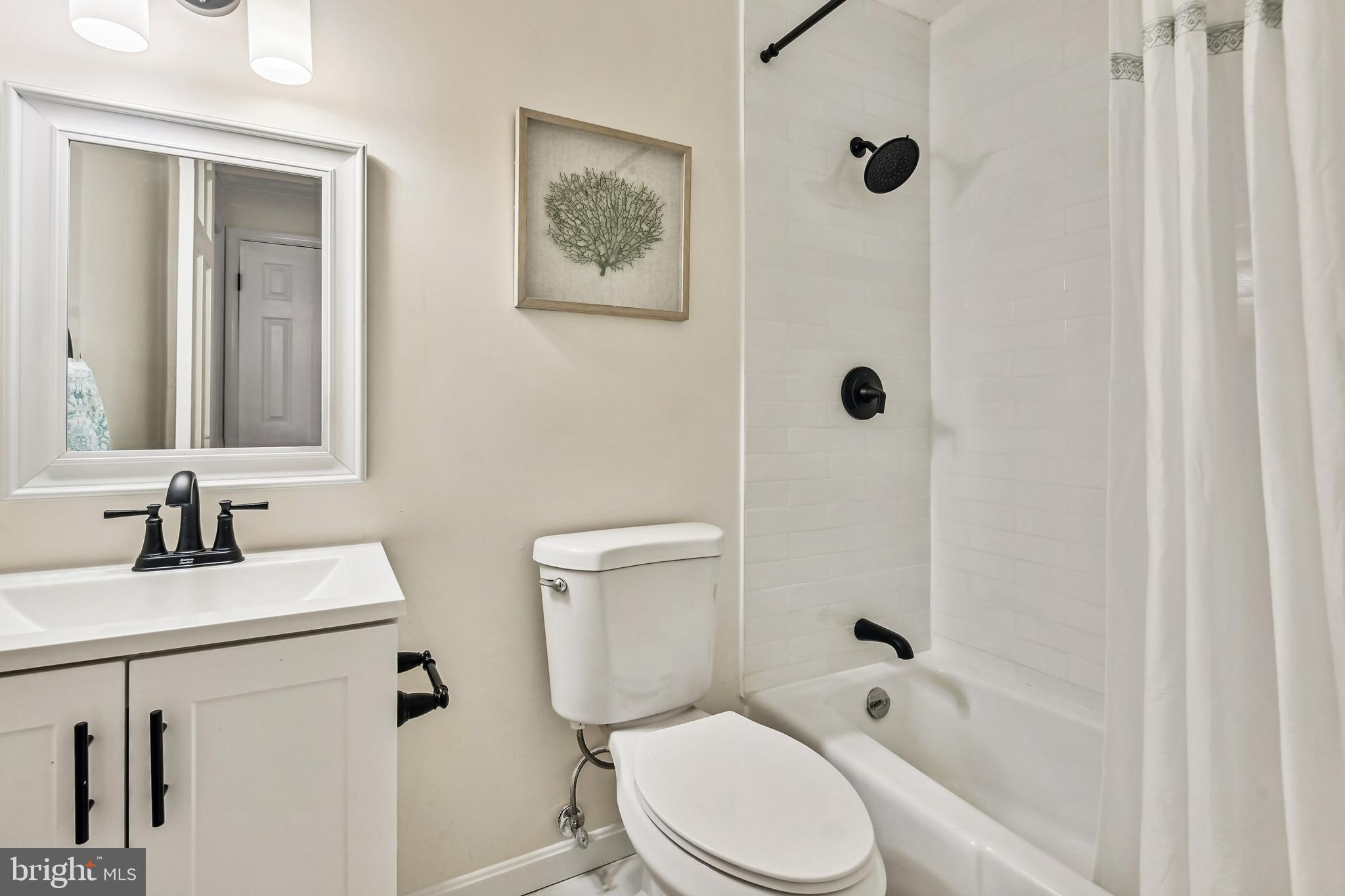 7819 Elba Road Alexandria, VA 22306 - Photo 15 of 35 Bathroom 2