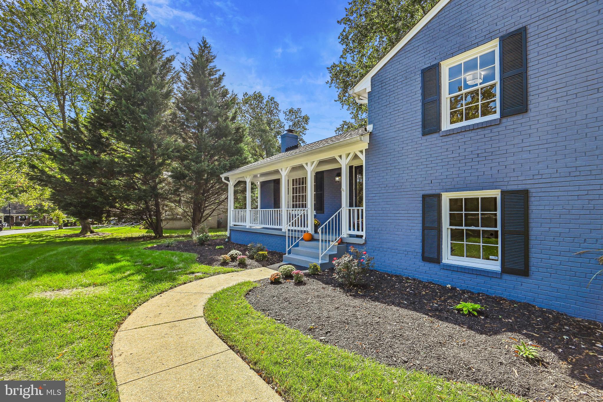 7819 Elba Road Alexandria, VA 22306 - Photo 2 of 35 Walkway to Front Door