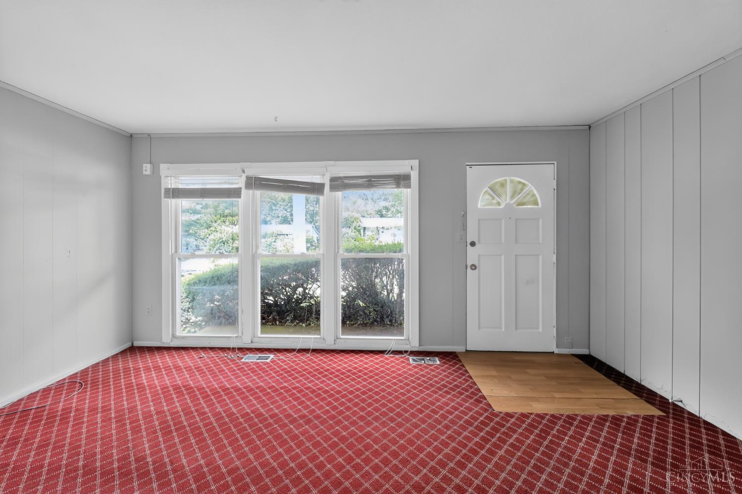9670 Pippin Road Cincinnati, OH 45231 - Photo 5 of 30