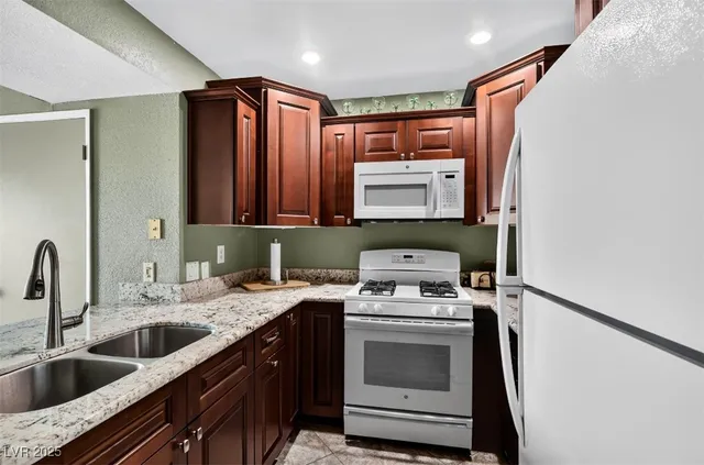 $175,000 | 3830 Desert Marina Drive, Unit 170, Laughlin, NV 89029