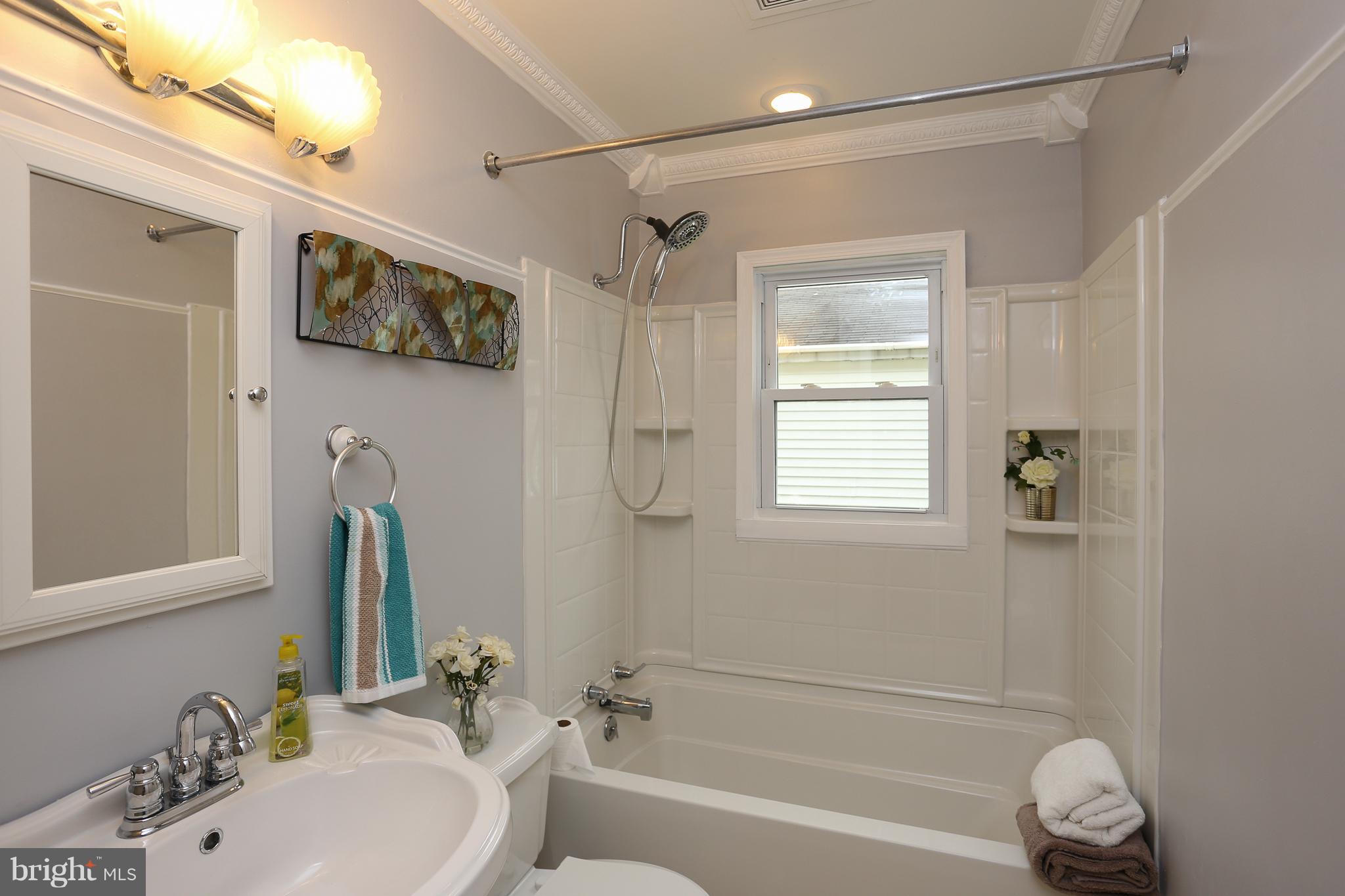 627 Fernhill Road Baltimore, MD 21226 - Photo 11 of 30 Bath