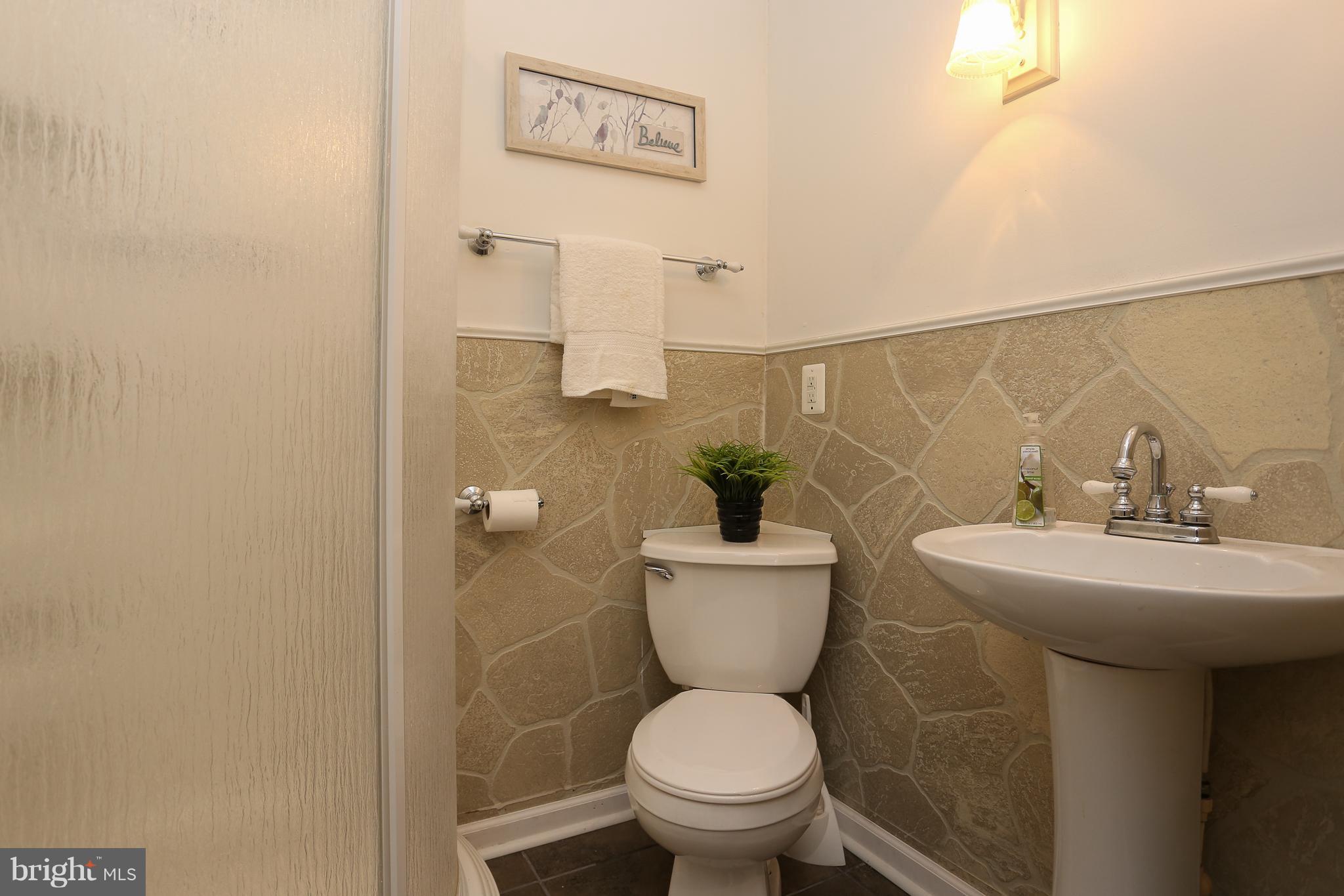 627 Fernhill Road Baltimore, MD 21226 - Photo 22 of 30 Bath