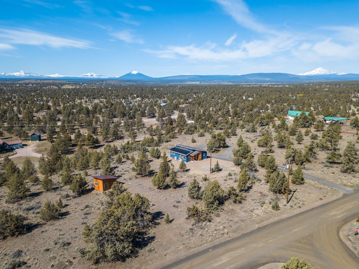 16192 Southwest Steelhead Road Terrebonne, OR 97760 - Photo 31 of 33 2021_04_12_16192_sw_steelhead_rd-9