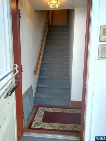 $1,725 | 150 6th Street, Unit 3, Fairview, NJ 07022