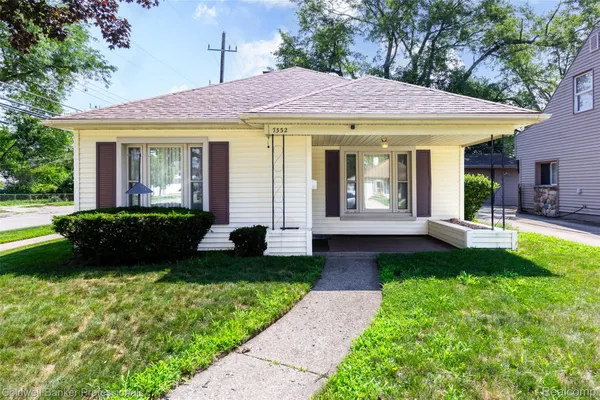 $225,000 | 7332 North Vernon Street, Dearborn Heights, MI 48127