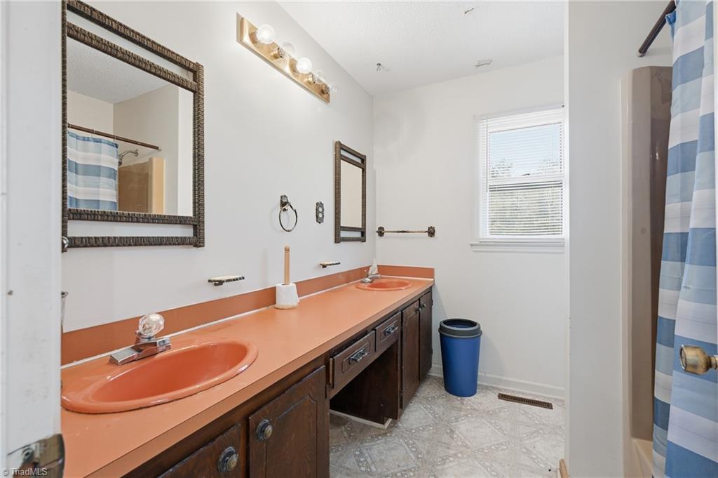 201 St Lukes Church Road Mebane, NC 27302 - Photo 15 of 29 Full Bath 2