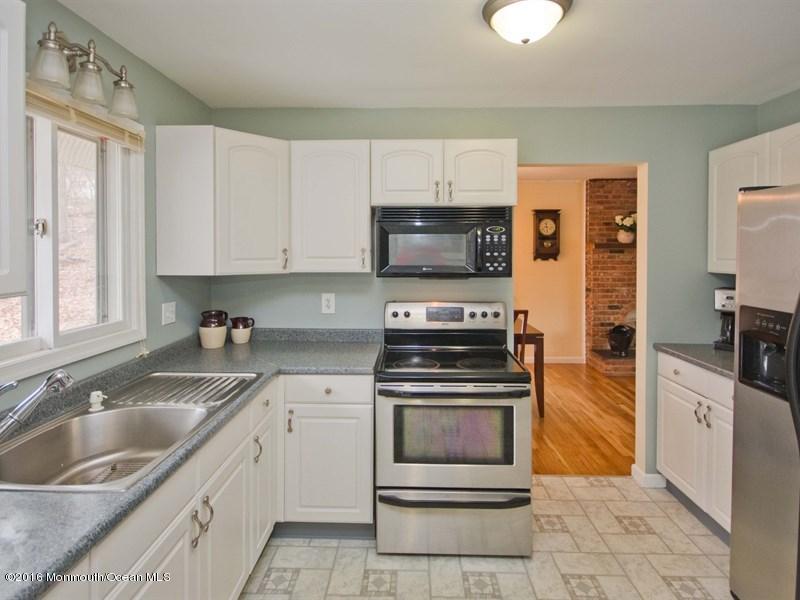 196 School Road Marlboro, NJ 07746 - Photo 11 of 28 018_KITCHEN