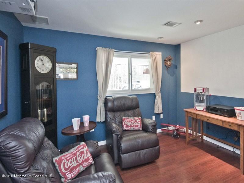196 School Road Marlboro, NJ 07746 - Photo 15 of 28 022_PARLOUR
