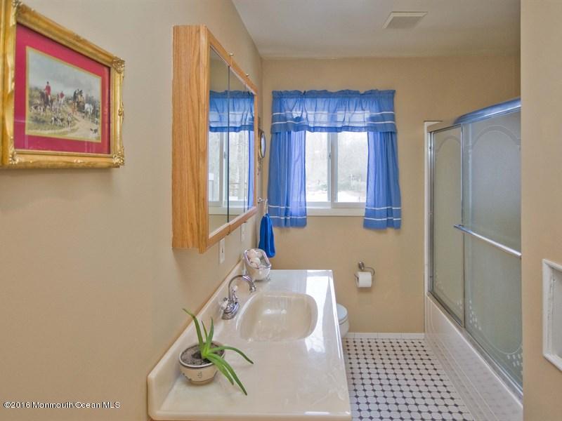 196 School Road Marlboro, NJ 07746 - Photo 23 of 28 031_BATHROOM