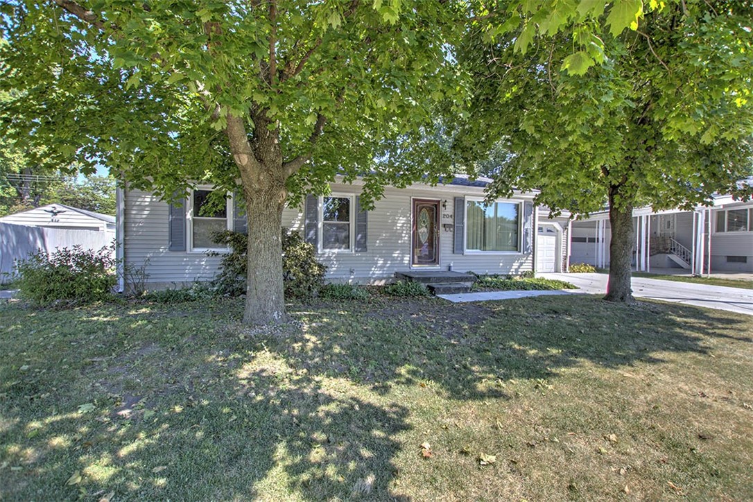 204 Newcastle Drive Decatur, IL 62526 - Photo 2 of 22 Gallery Image 2
