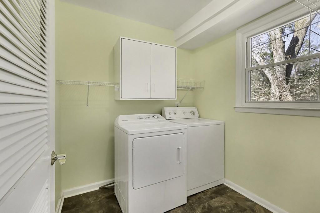 2524 Asbury Court Decatur, GA 30033 - Photo 14 of 26 a utility room with dryer and washer