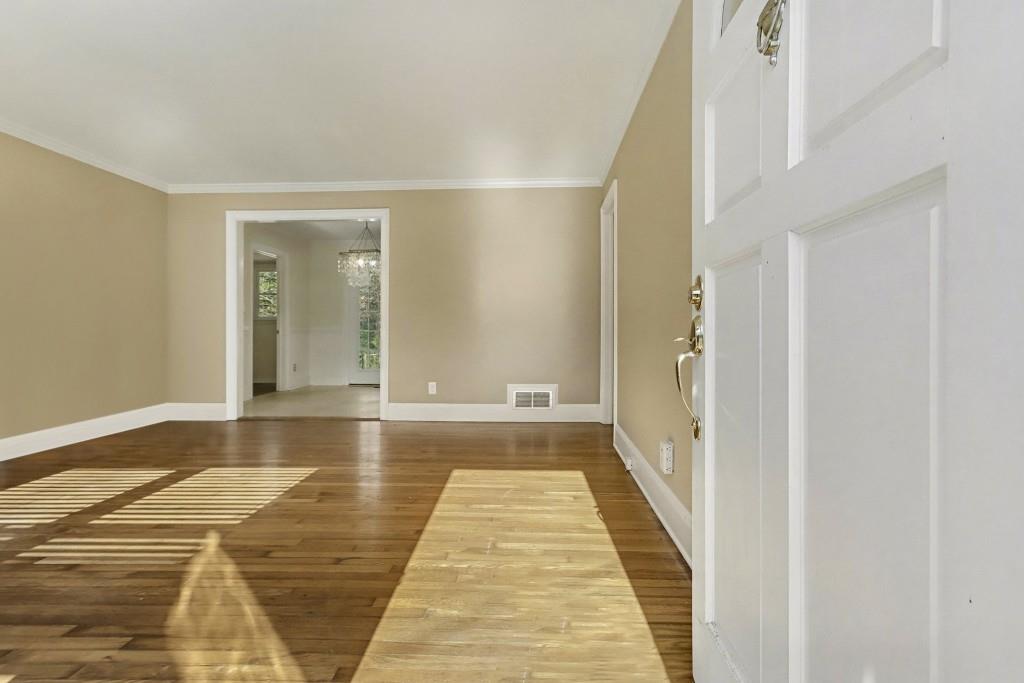 2524 Asbury Court Decatur, GA 30033 - Photo 7 of 26 a view of a bathroom with a tub and shower