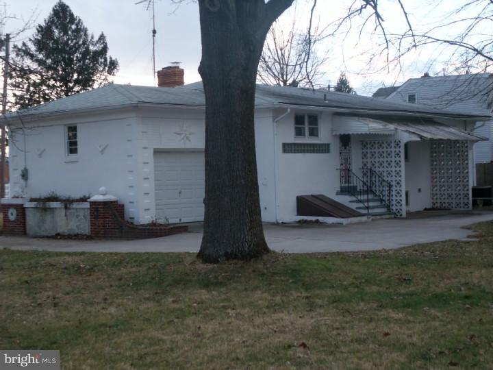 620 Kuser Road Hamilton, NJ 08619 - Photo 3 of 6